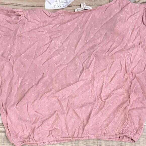 KINGSTON GREY Juniors' Swiss-Dot Flutter-Sleeve Top, women’s shirt pink - Picture 5 of 6